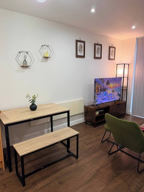 Apartment, 1 Bedroom, Accessible, Fireplace | Interior - One Bedroom Flat in Mailbox With Free Parking (Birmingham)