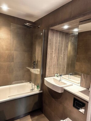 Apartamento, 1 habitación, accesible para personas con discapacidad, fumadores | Baño