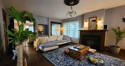 Spacious 3-bedroom house in charming Berlin with AC