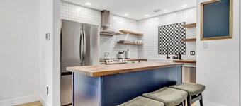 NEWLY RENOVATED! The Stearns House - Coastal Modern Escape. Sleeps 6