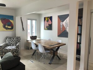Dining - Spacious 1 bedroom apartment (Hamilton)