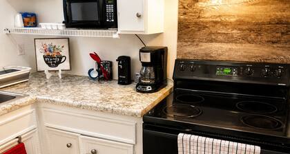Cozy Studio Near Lackland AFB/Seaworld