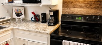 Cozy Studio Near Lackland AFB/Seaworld