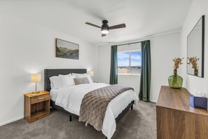 Room - Great for a group! Close and convenient! Fiber high speed internet! (Rock Springs)