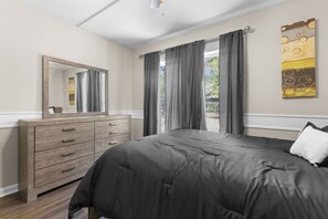 3 bedrooms, WiFi, bed sheets, wheelchair access