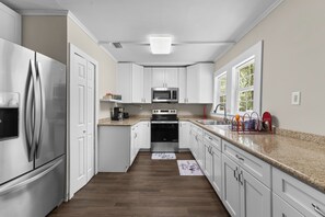 Private kitchen - 3-bedroom 2 bathroom River house on the Santa fe Ft white Fl (Fort White)