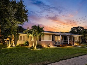 Exterior - The Palm House at Clearwater Beach. (Clearwater)