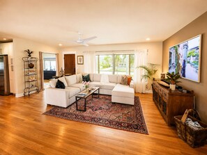 Living area - The Palm House at Clearwater Beach. (Clearwater)