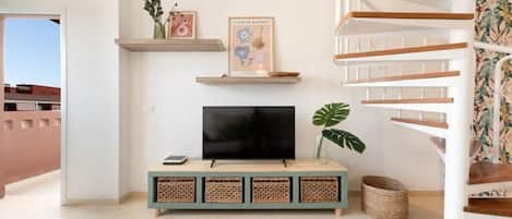 Deluxe Apartment, Balcony | Interior