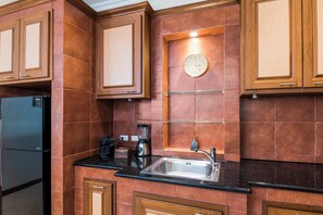 Private kitchen - Luxury 2BR Pool Villa Pratamnak Soi5- 50m to Beach (Pattaya)