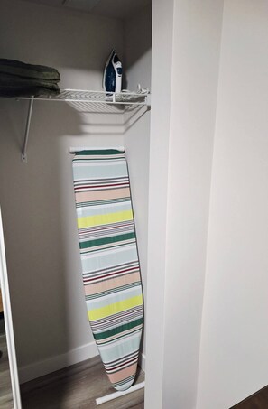 House, 2 Bedrooms | Interior - Cozy Two Bedrooms Basement Suite (Winnipeg)