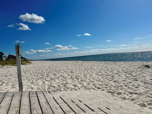 Coastal Retreat 4BR Townhome in Port St. Joe — Ocean Views + 2 min Walk to Beach