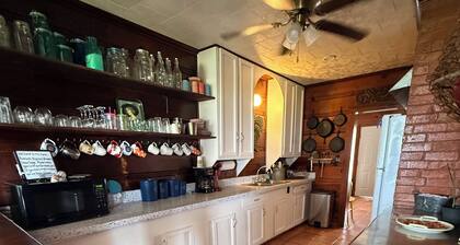 Relaxing fishing lodge in Austwell, Texas that sleeps 8
