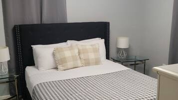 3 slaapkamers, een strijkplank/strijkijzer, wifi, beddengoed