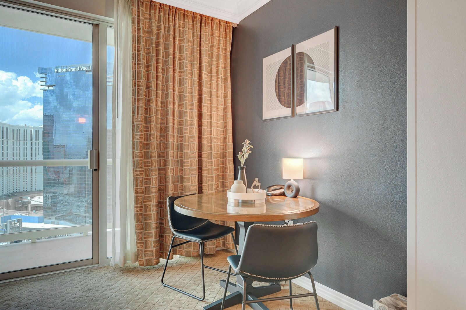 Junior Studio Suite, Kitchenette, City View | Interior