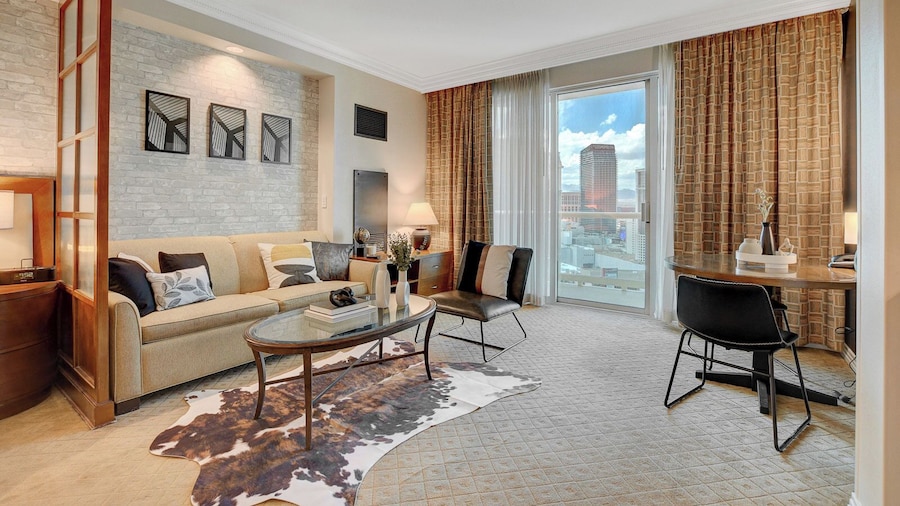 Remodeled MGM Signature Suite High FLR