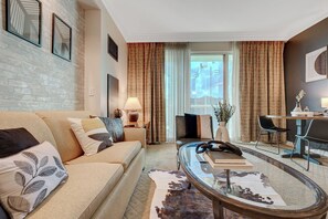 Living area - Remodeled MGM Signature Suite High FLR  (Las Vegas)
