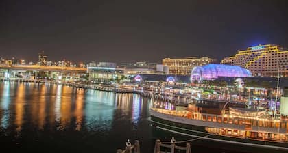Bright 2-Bed Retreat Near Darling Harbour