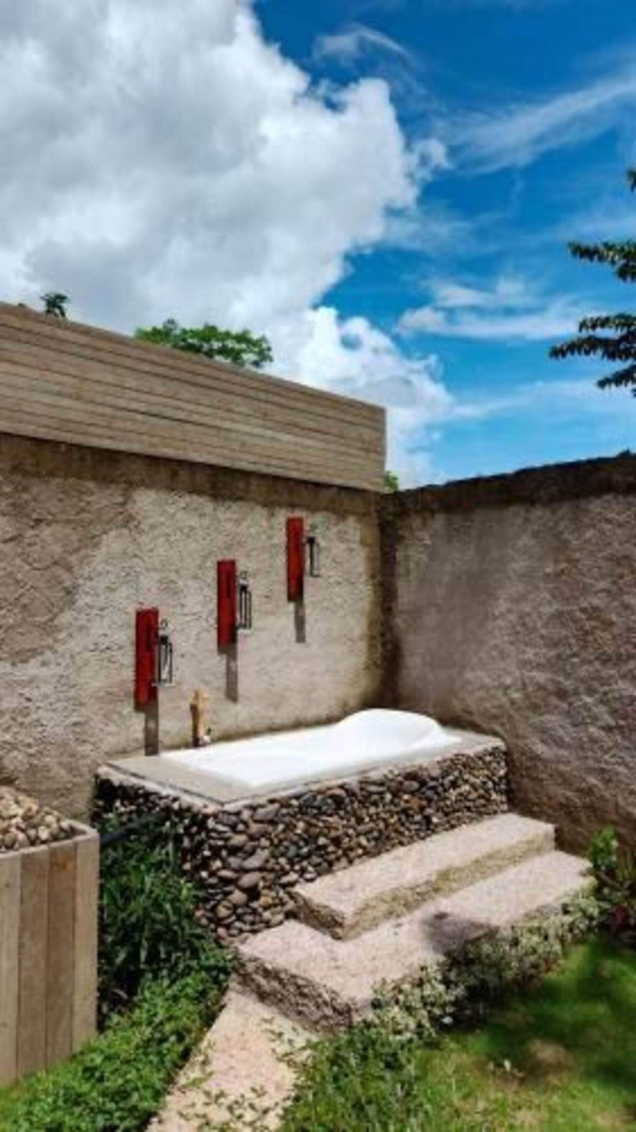Deluxe Bungalow | Property grounds