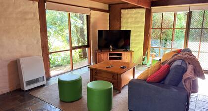 Charming mud brick retreat in the heart of Cockatoo,