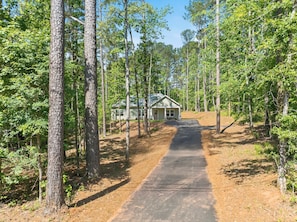 Property grounds - A Reel Peach: Cozy Lake Sinclair getaway, sleeps 8, dog-friendly. (Eatonton)