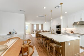 Dining - New 4BR Carlsbad Townhome w/ Heated Resort Pool (Carlsbad)