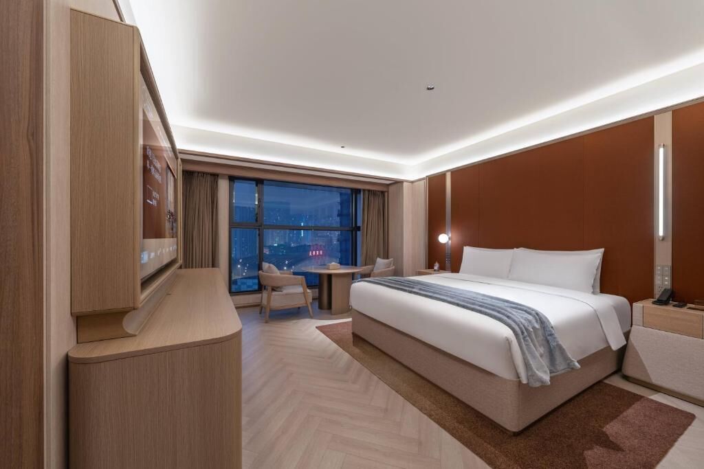 Executive Suite, City View | Laptop workspace, blackout curtains, iron/ironing board, free WiFi