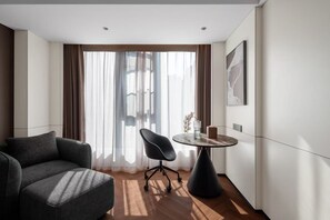 Superior Single Room, City View | Bahagian dalam