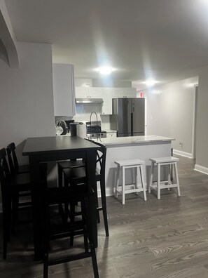 Dining - Spacious 6-bedroom house with sauna and massage chairs in awesome Mount Laurel (Mount Laurel Township)