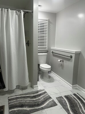 Shower, hair dryer, towels, soap - Spacious 6-bedroom house with sauna and massage chairs in awesome Mount Laurel (Mount Laurel Township)