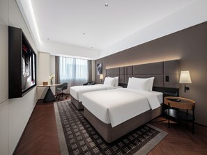Desk, laptop workspace, blackout curtains, iron/ironing board - IntercityHotel Chengdu Shuangliu Airport (Cheng Du Shi)