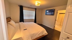 3 bedrooms, iron/ironing board, WiFi, bed sheets - Modern Spacious 3 bedrooms plus 2.5 bath in Dieppe (Dieppe)