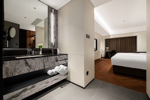Business Twin Room, Non Smoking, City View | Bathroom | Separate tub and shower, hydromassage showerhead, designer toiletries - Intercity Hotel Erjiang Temple Subway  (Chengdu)
