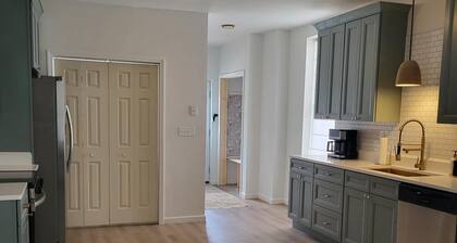 The Mint Julep! Upstairs 3BD 2BA Next to Brewery