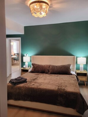 3 bedrooms, iron/ironing board, WiFi, bed sheets - The Mint Julep! 3BD 2BA Next to Brewery (Henderson)