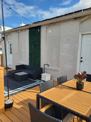 Outdoor dining - The Mint Julep! 3BD 2BA Next to Brewery (Henderson)
