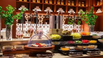 Desayuno buffet todos los días (con cargo)
