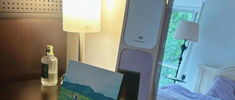 WiFi, bed sheets