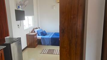 1 bedroom, WiFi (free), bed sheets