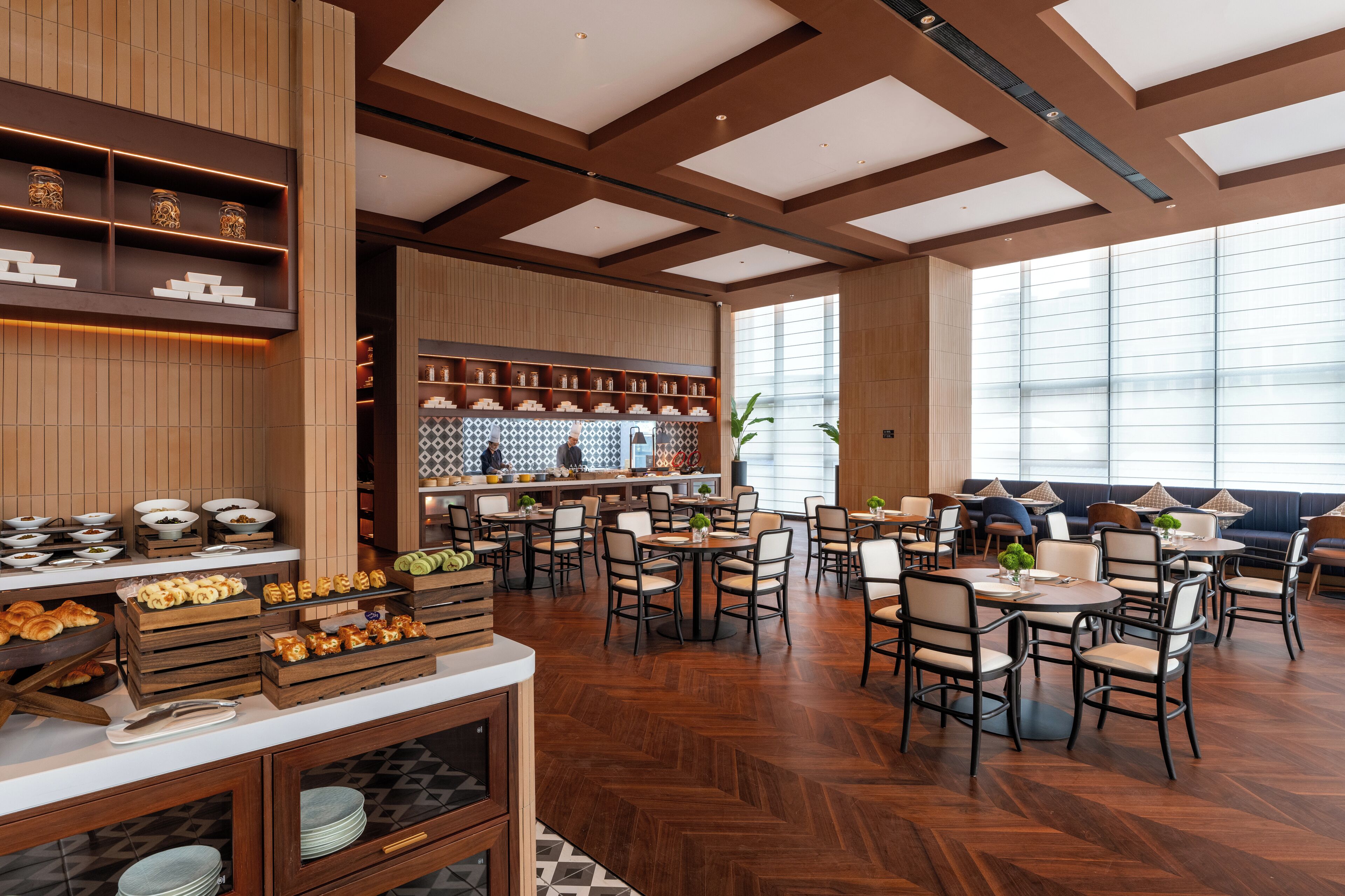 Free daily buffet breakfast