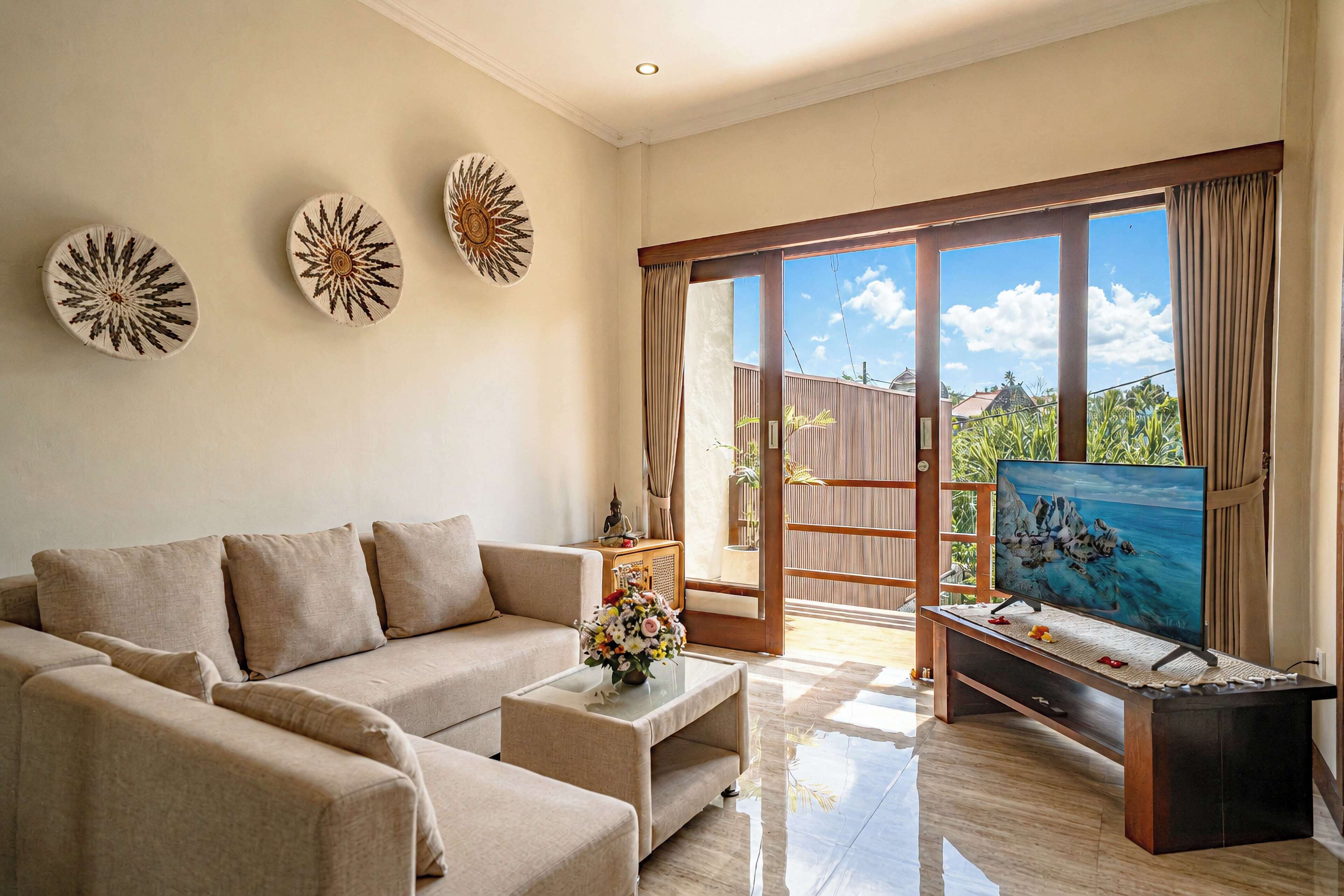 Villa, 2 Schlafzimmer, eigener Pool, Poolblick | Wohnbereich | 43-Zoll-Smart-TV mit Digitalempfang