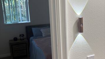 1 habitación, wifi y ropa de cama