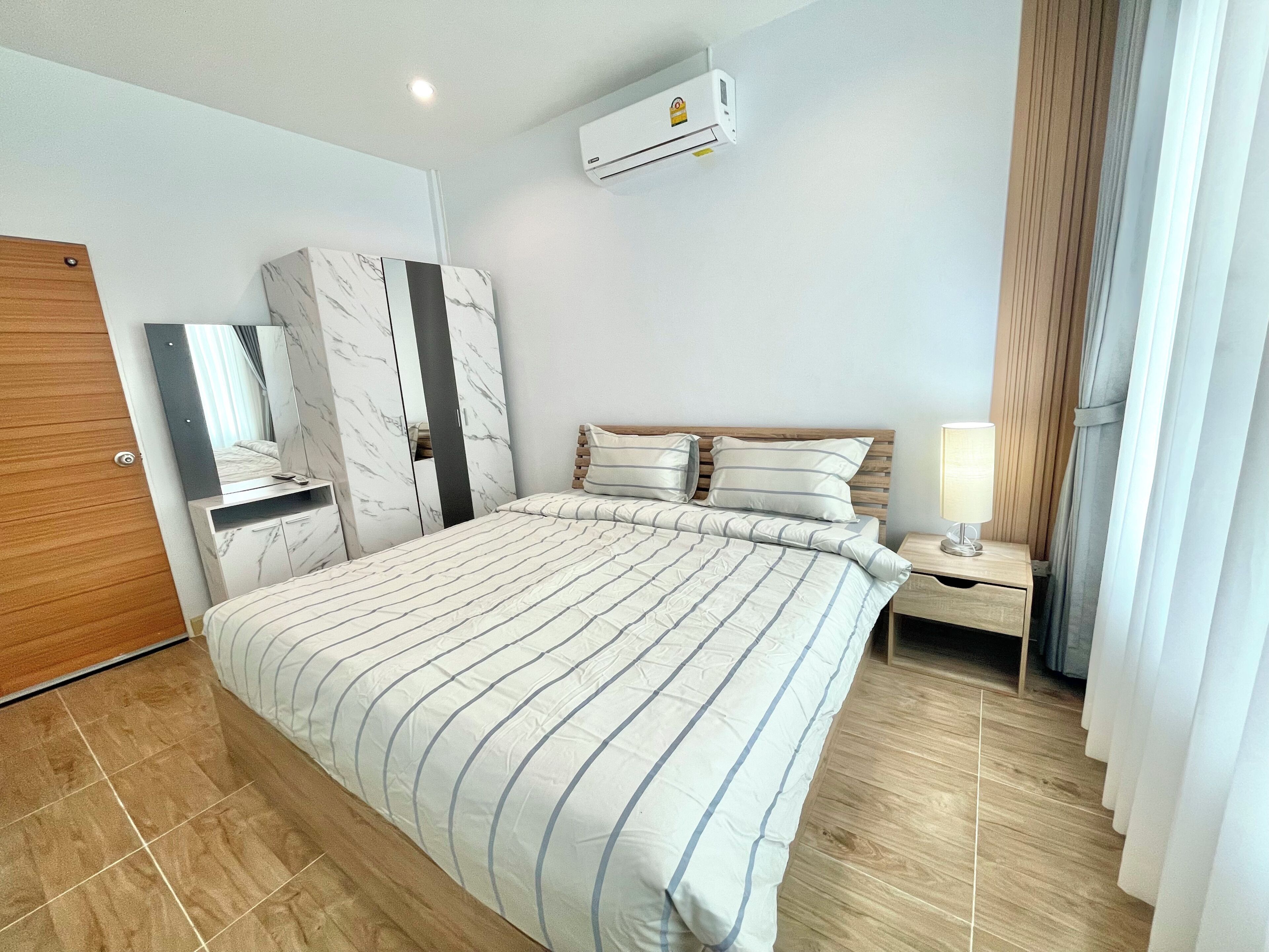 Two Bedroom Private Garden | Wi-Fi de cortesia, roupa de cama