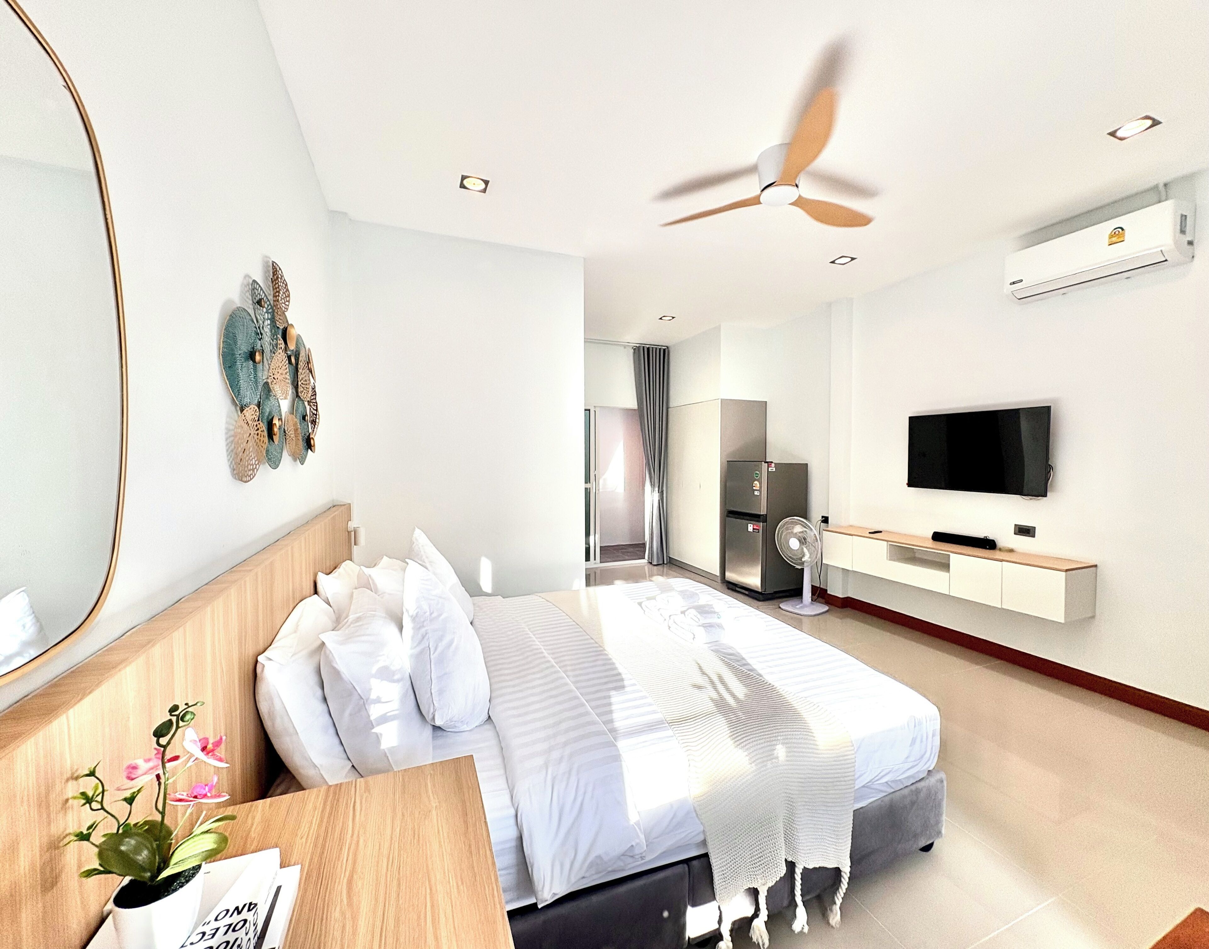 Standard Room, Balcony, Garden View | Free WiFi