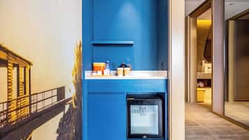 Basic Twin Room, City View | Interior