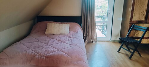 Peaceful 3-bedroom house perfect for relaxing stays in Martkopi