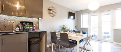 บ้านพัก | 5 ห้องนอน