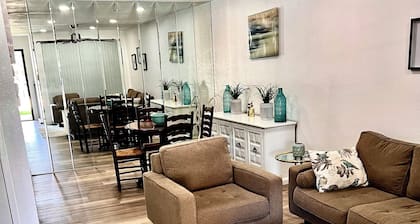 Cozy 1-bedroom and 1 bath condo in fabulous Palm Springs