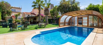 Excelente ubicación, piscina privada y parking