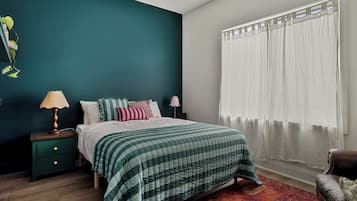 3 bedrooms, desk, iron/ironing board, WiFi